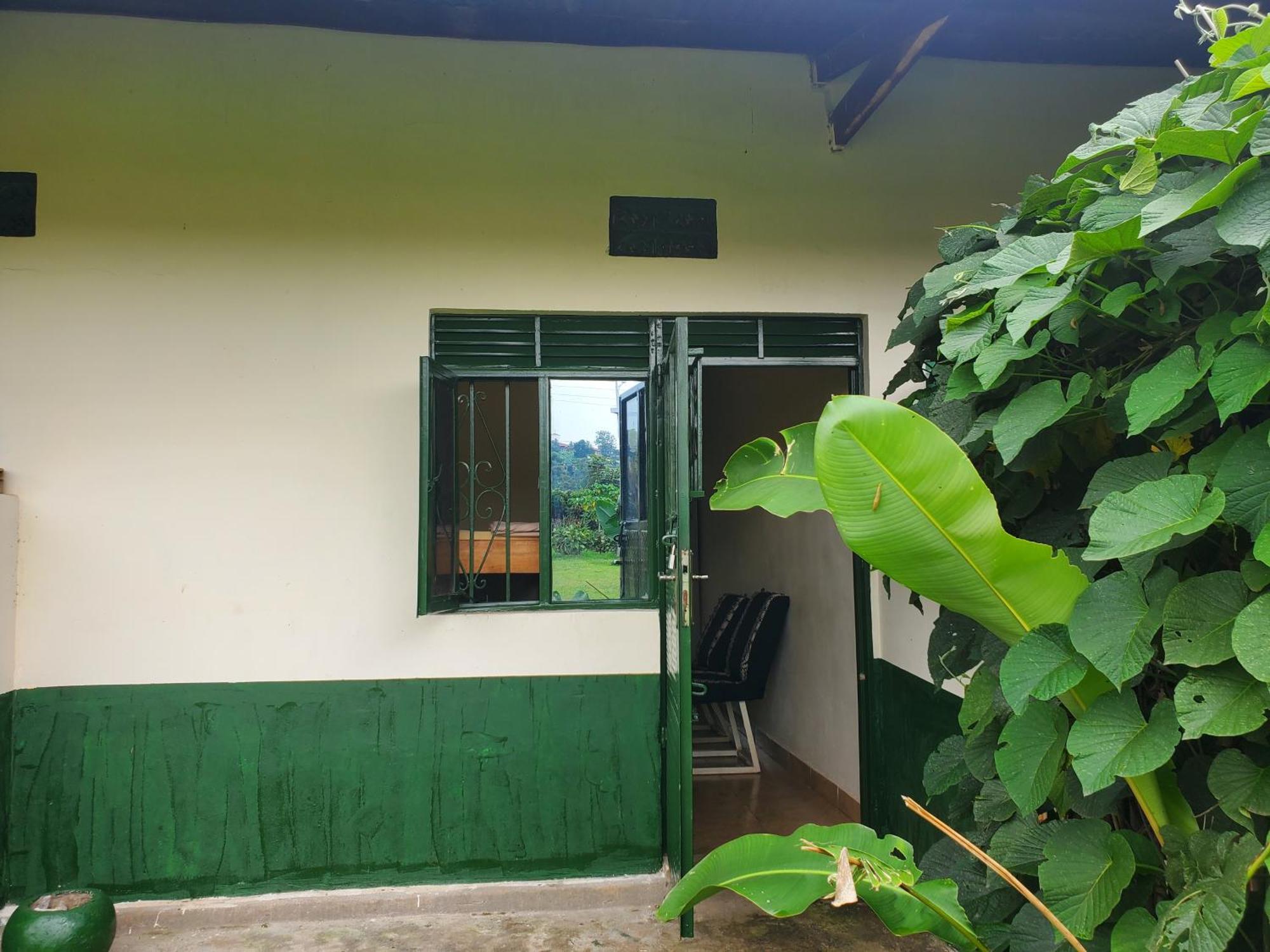 Gaia Eco Hub Bnb Fort Portal Exteriör bild